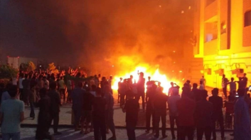 الشرطة تطلق النار على محتجين في محيط مبنى رئاسة وزراء ليبيا